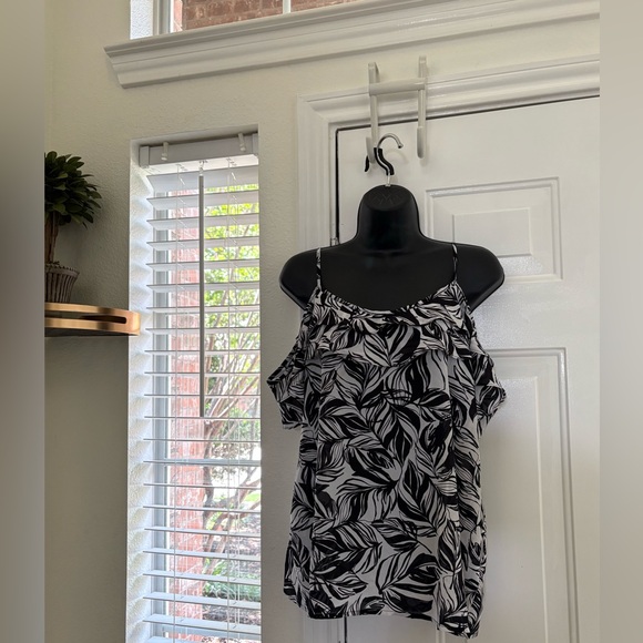 Mossimo Black and White Leaf Print Blouse - Picture 1 of 6